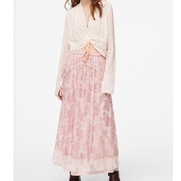 Zara Dresses & Skirts - Zara Pink Floral Lace Midi Skirt